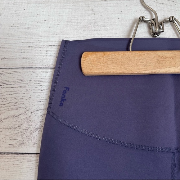 Fanka Body Sculpt  9" Biker Shorts (Reversible Wear) - Picture 5 of 7